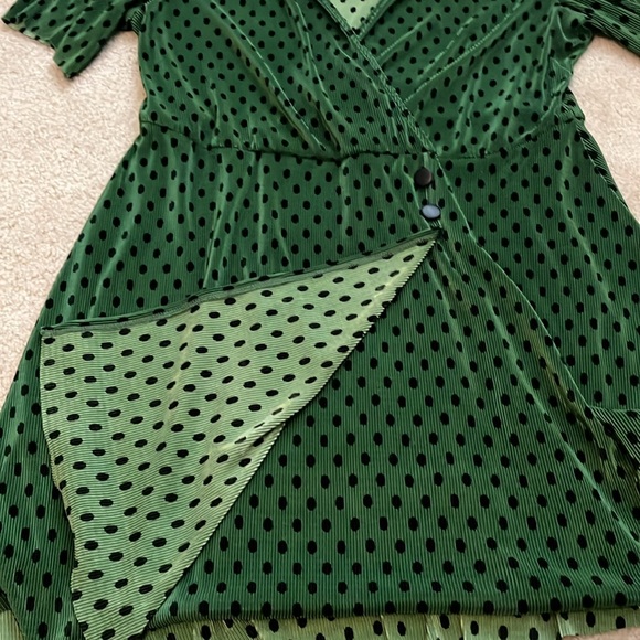 Green and Black Polk-a-Dot ASOS mid-length dress, size 18 - Picture 8 of 14
